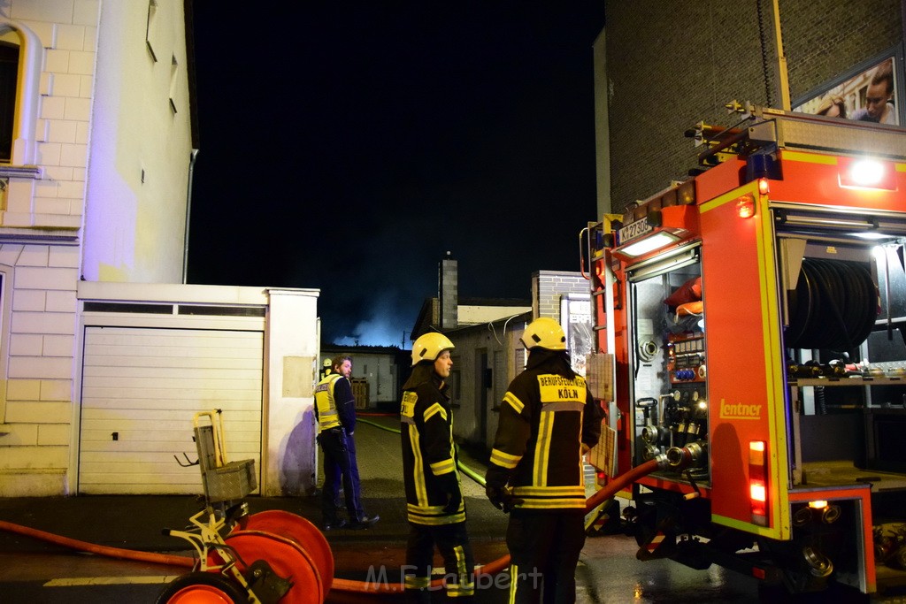 Feuer Hinterhof Garagen Koeln Hoehenberg Olpenerstr P009.JPG - Miklos Laubert